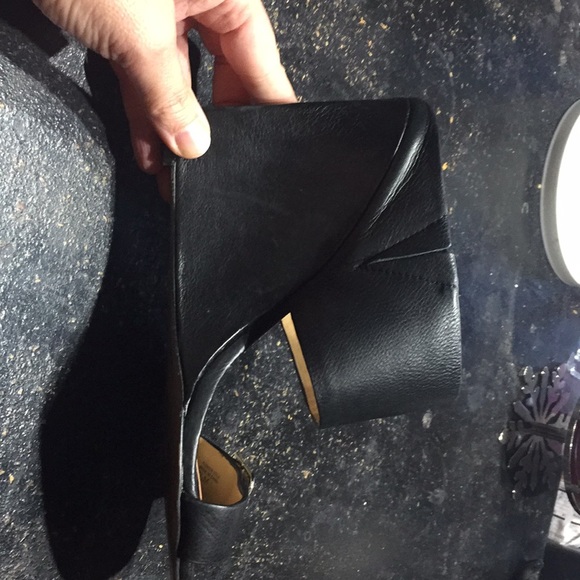 Heels - Picture 2 of 4